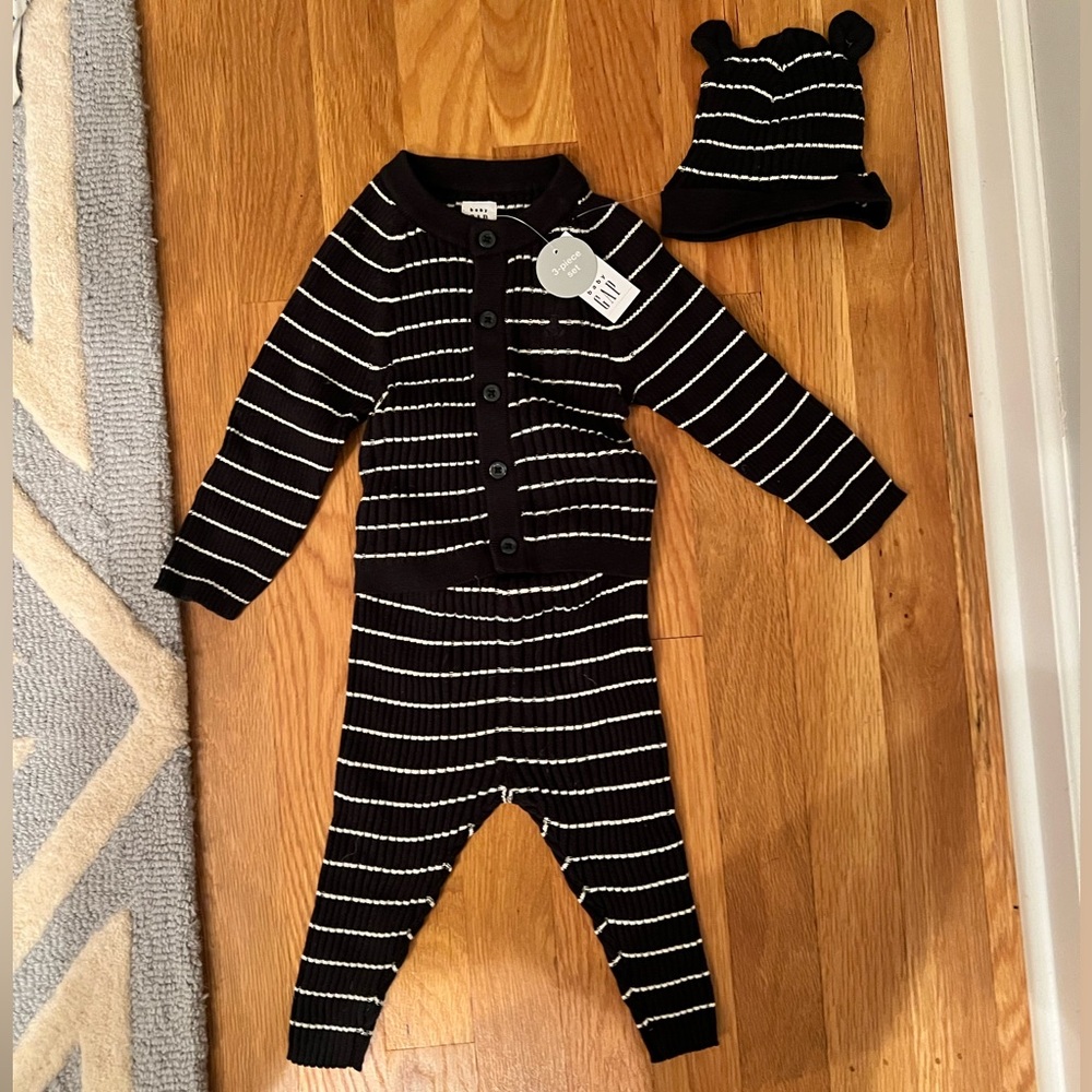 NWT Baby GAP 3 piece sweater set